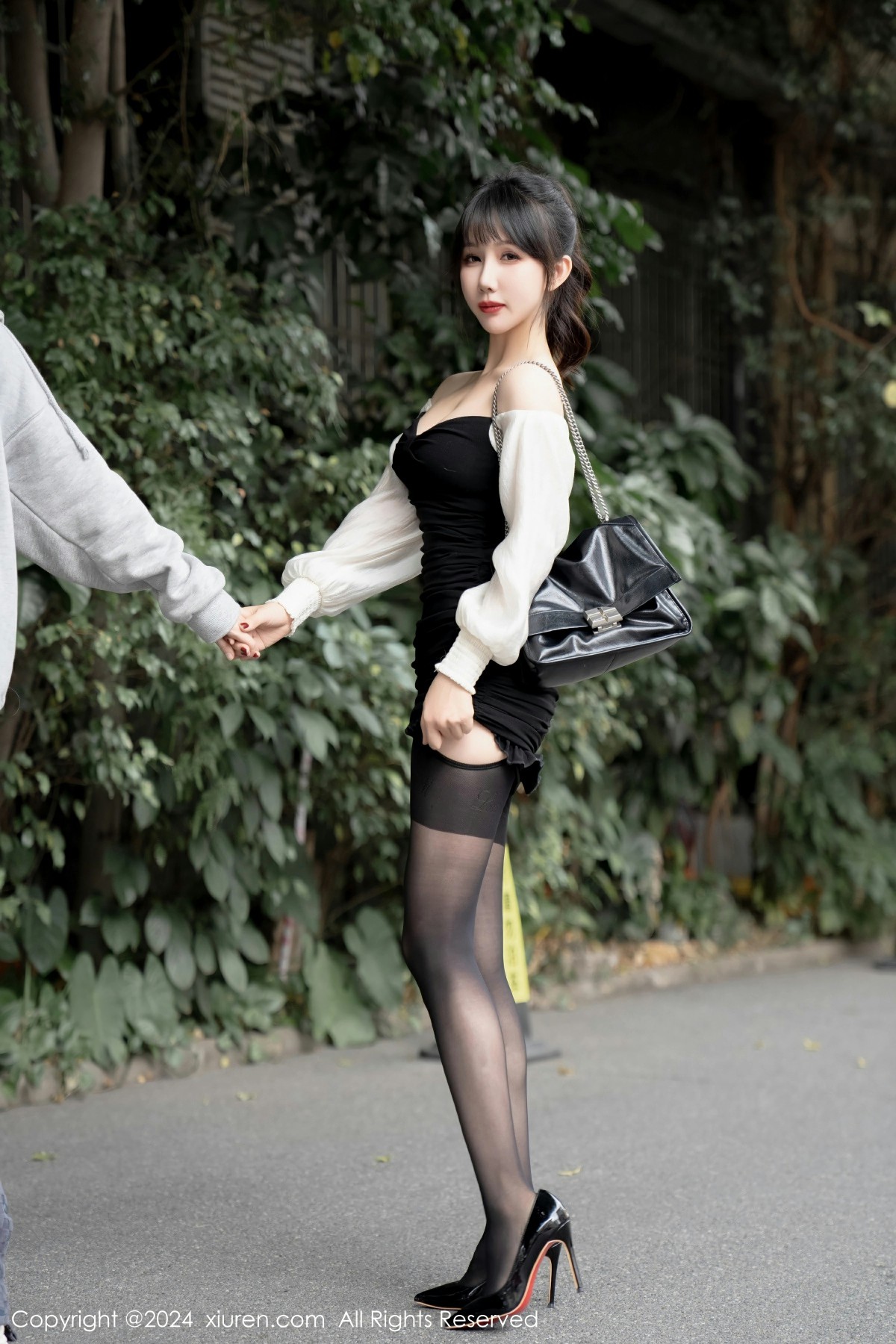 [XiuRen秀人网] 2024.01.09 No.7930 波巧酱Xiuren秀人写真高清美女套图写真下载-看套图最新发布论坛Xiuren秀人写真高清美女套图写真下载-看套图免费套图Xiuren秀人写真高清美女套图写真下载-看套图看套图