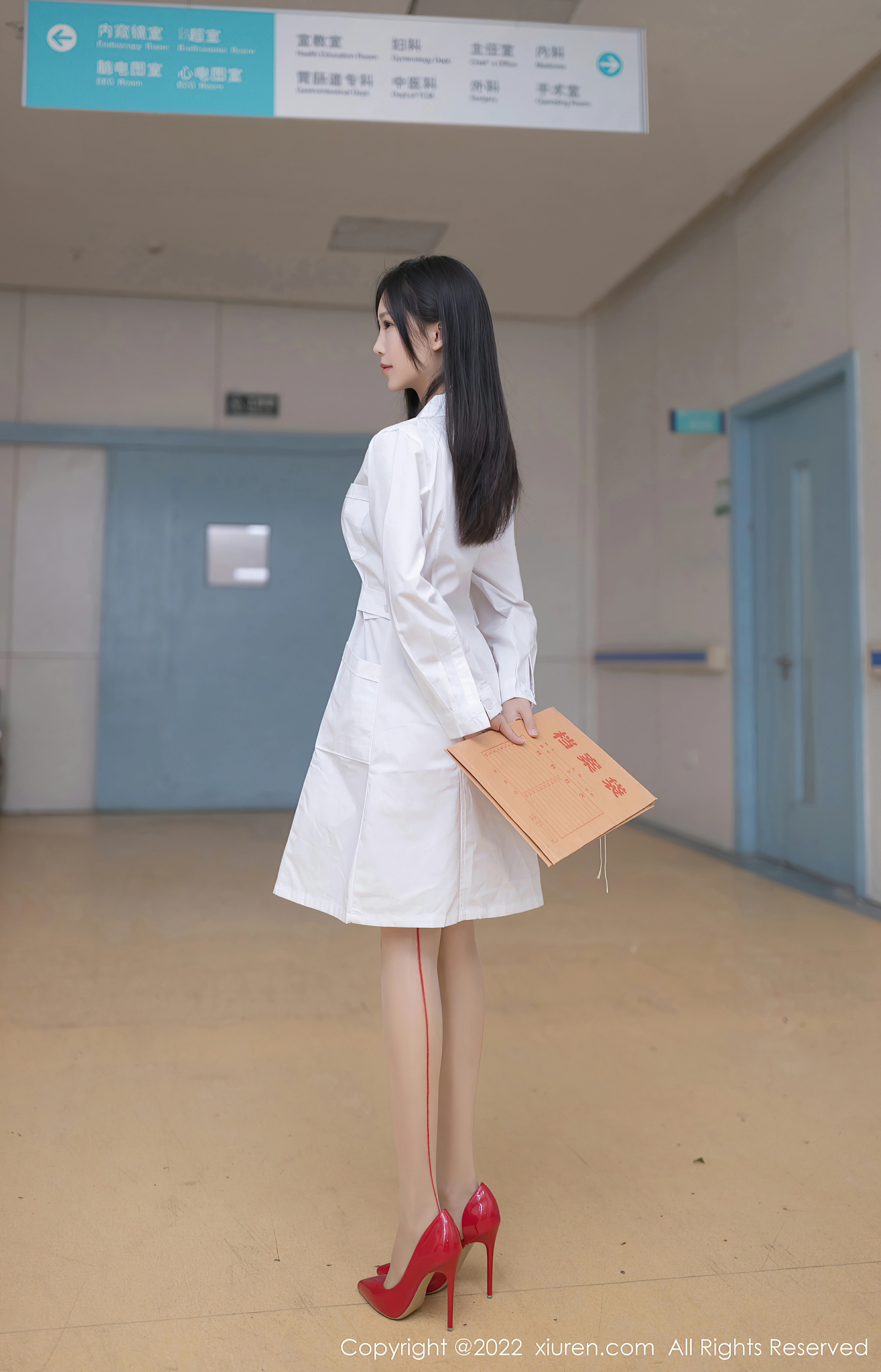 [Xiuren秀人网]XR20220713N05267 利世 白色女护士制服与红色内衣加肉丝美腿性感写真集-看套图