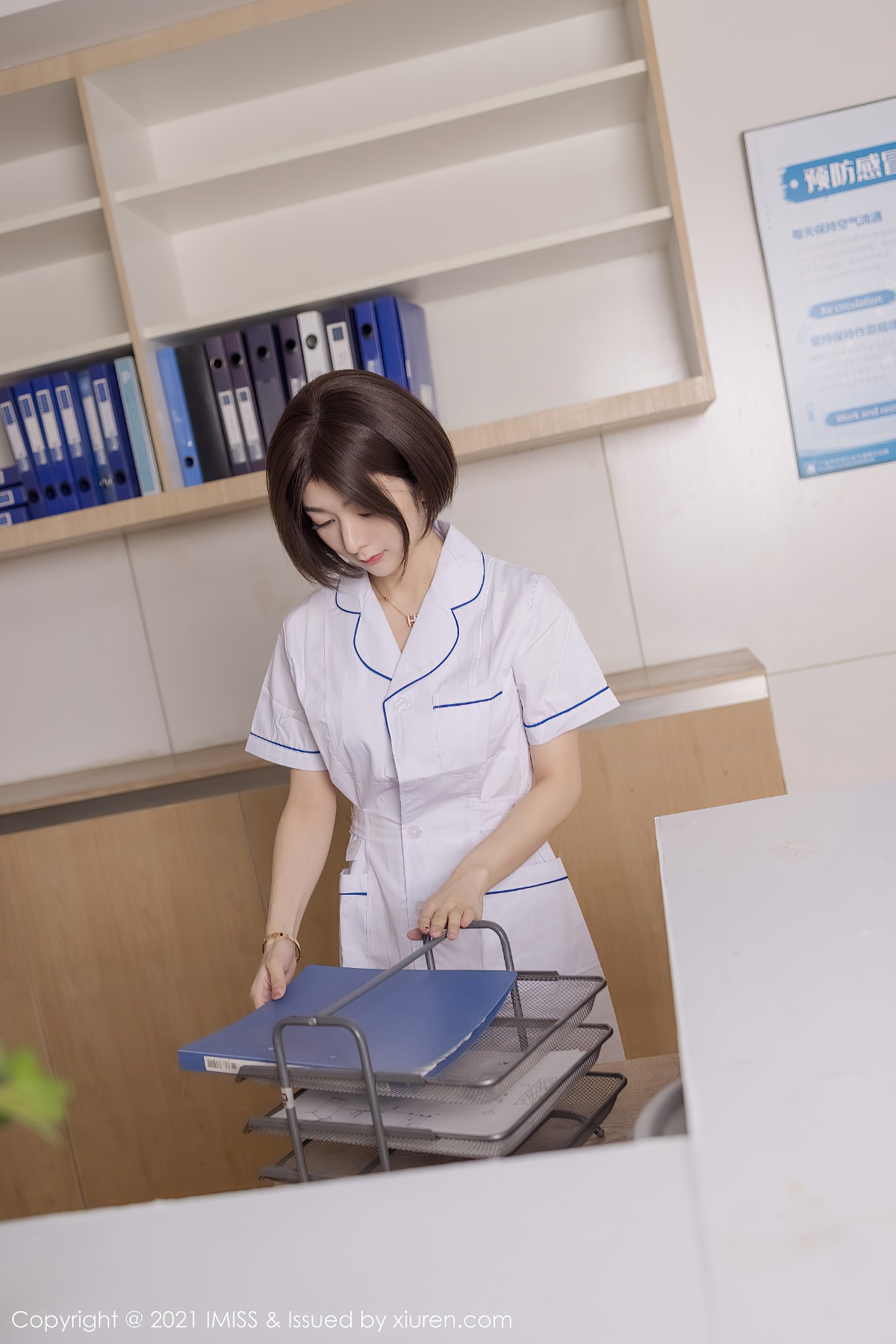 [IMISS爱蜜社] VOL.580 Angela00淡雅靓丽护士制服露性感白色内衣迷人诱惑写真53P-看套图