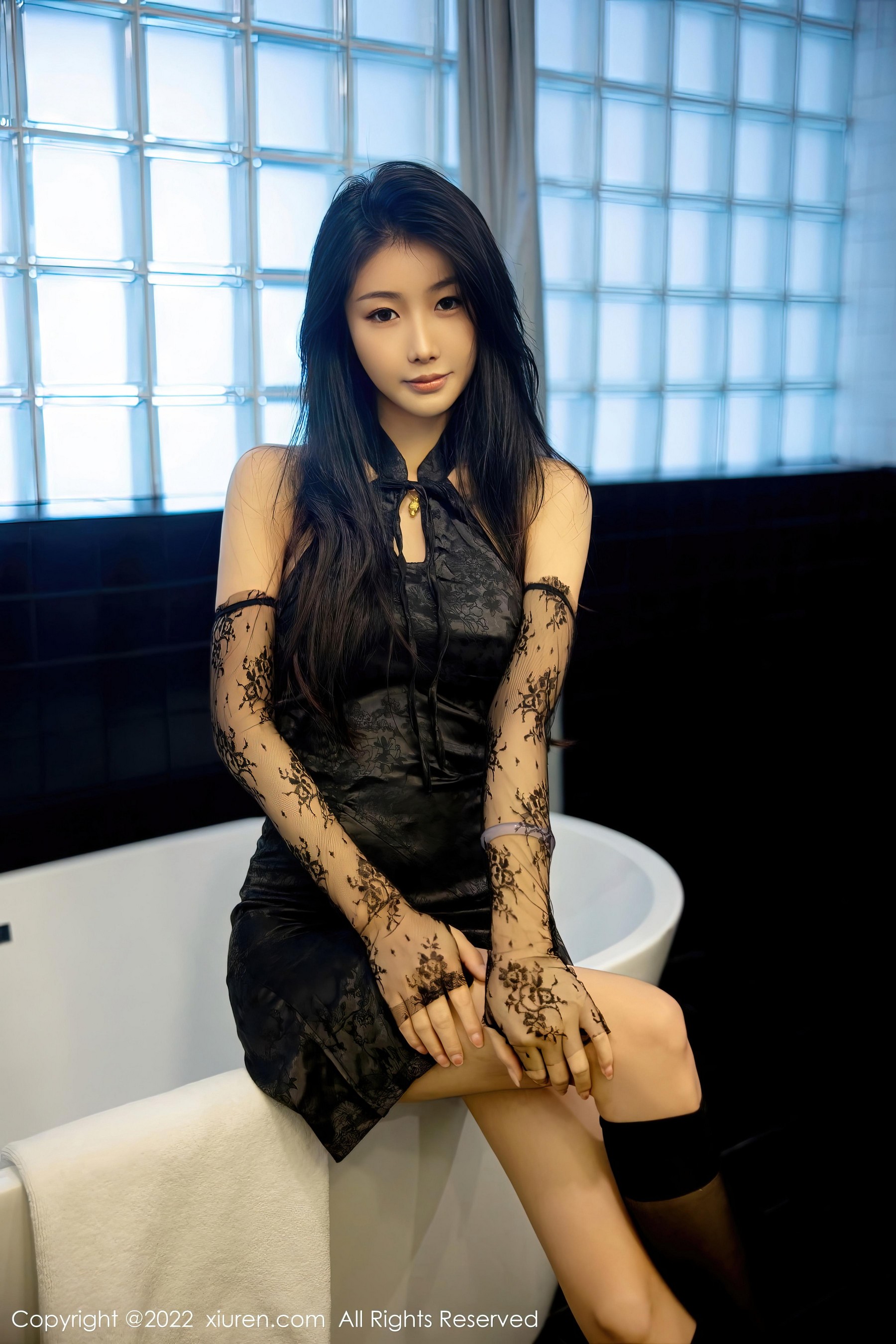 [XiuRen秀人网]2022.11.16 NO.5864 苏苏阿 黑色透视情趣旗袍加黑丝美腿性感私房写真集Xiuren秀人写真高清美女套图写真下载-看套图看套图
