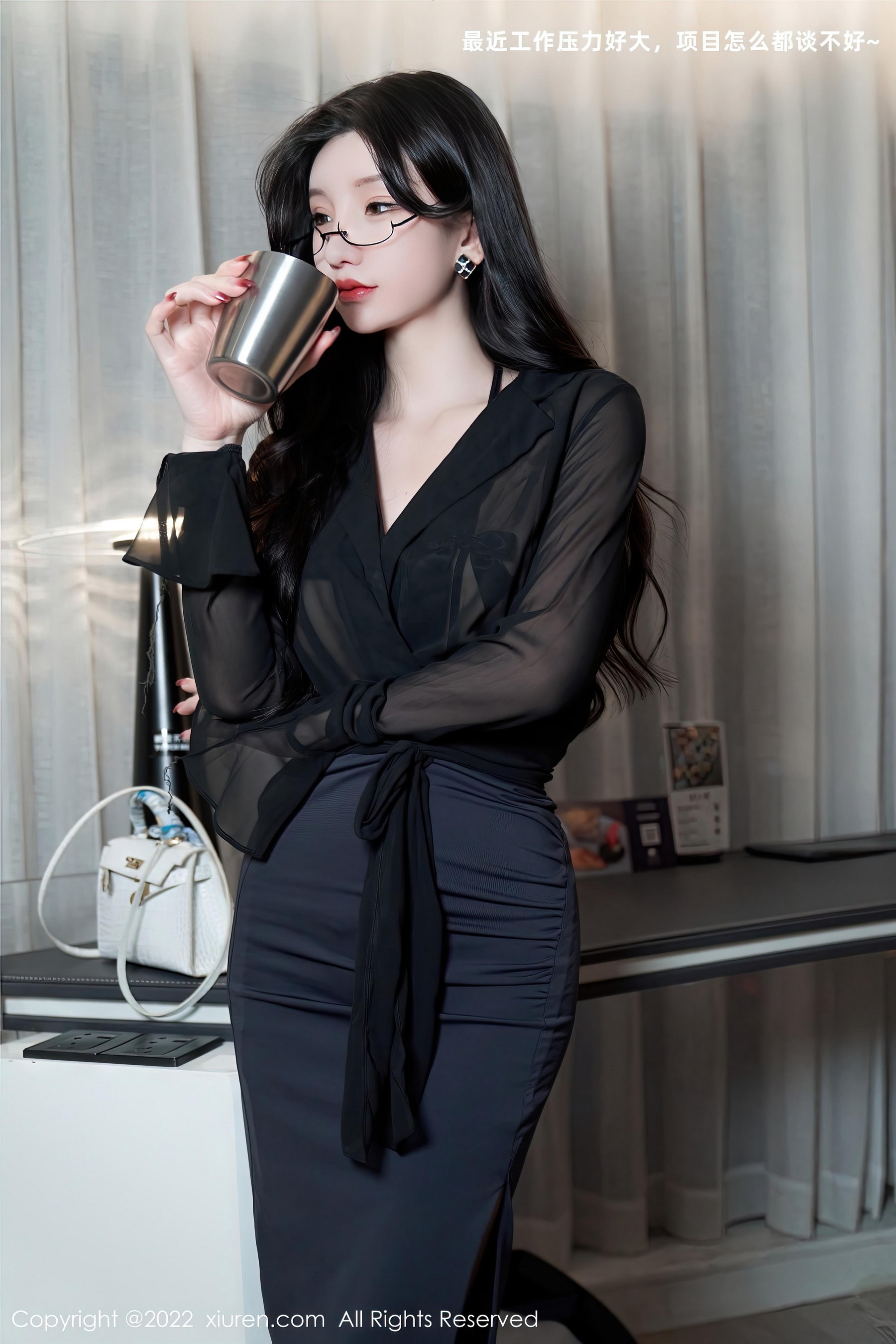 [XiuRen秀人网]2022.11.25 NO.5914 周于希Sally 黑色透视衬衫与短裙加黑丝美腿性感私房写真集Xiuren秀人写真高清美女套图写真下载-看套图看套图