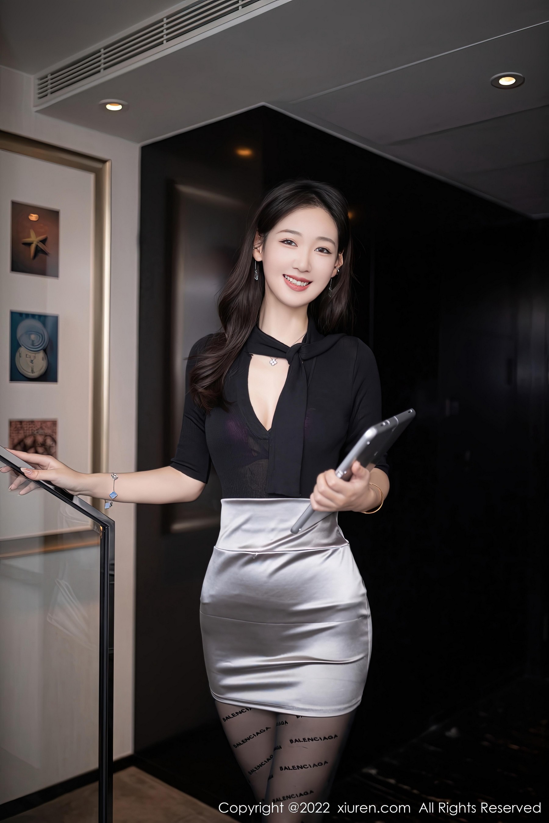 [XiuRen秀人网]2022.11.21 NO.5887 唐安琪 紧身透视OL制服与白色内衣加黑丝美腿性感写真集Xiuren秀人写真高清美女套图写真下载-看套图看套图