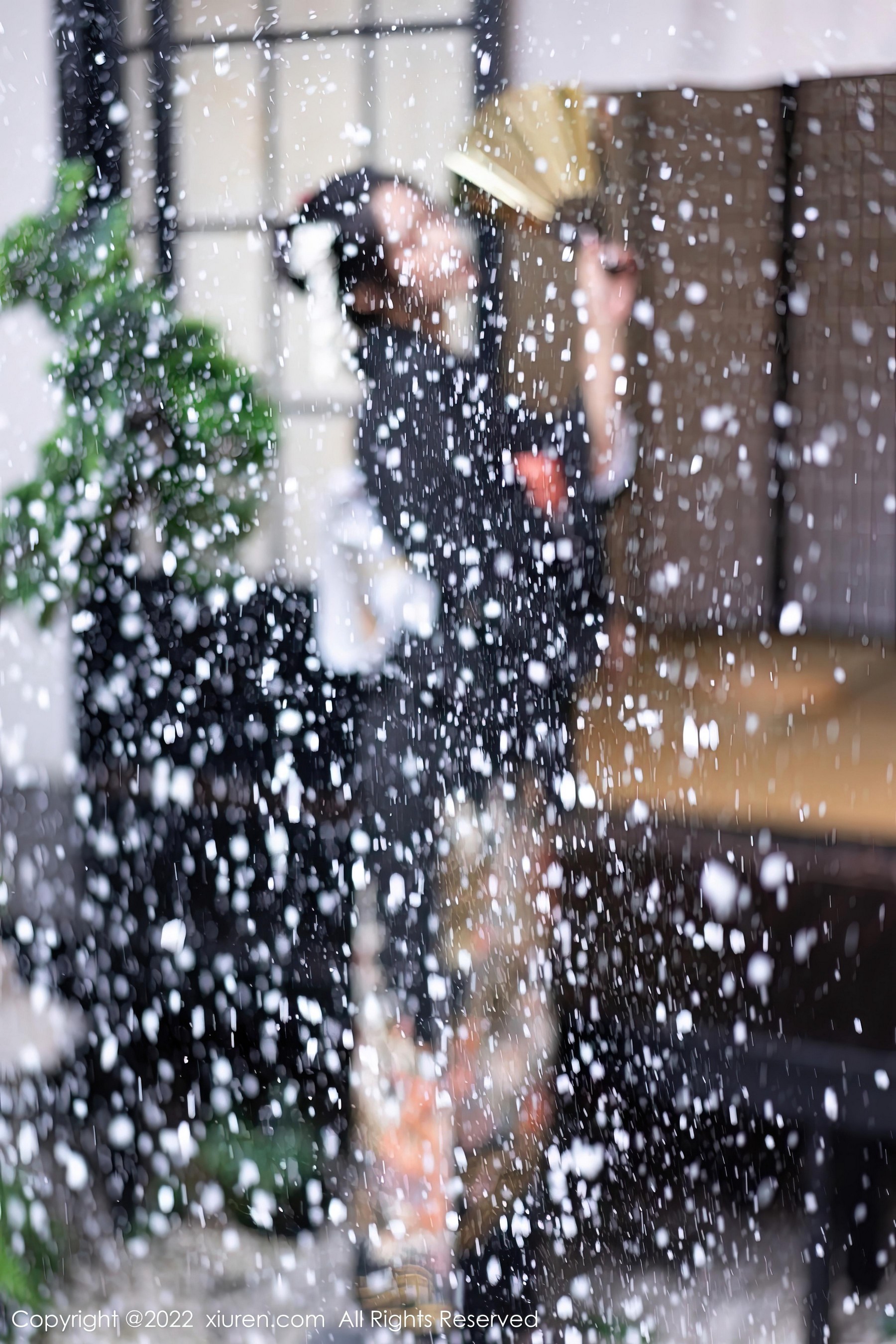 [XiuRen秀人网]2022.11.30 NO.5932 laura阿姣 黑色和服与白色日式内衣加纯绵袜性感私房写真集Xiuren秀人写真高清美女套图写真下载-看套图看套图