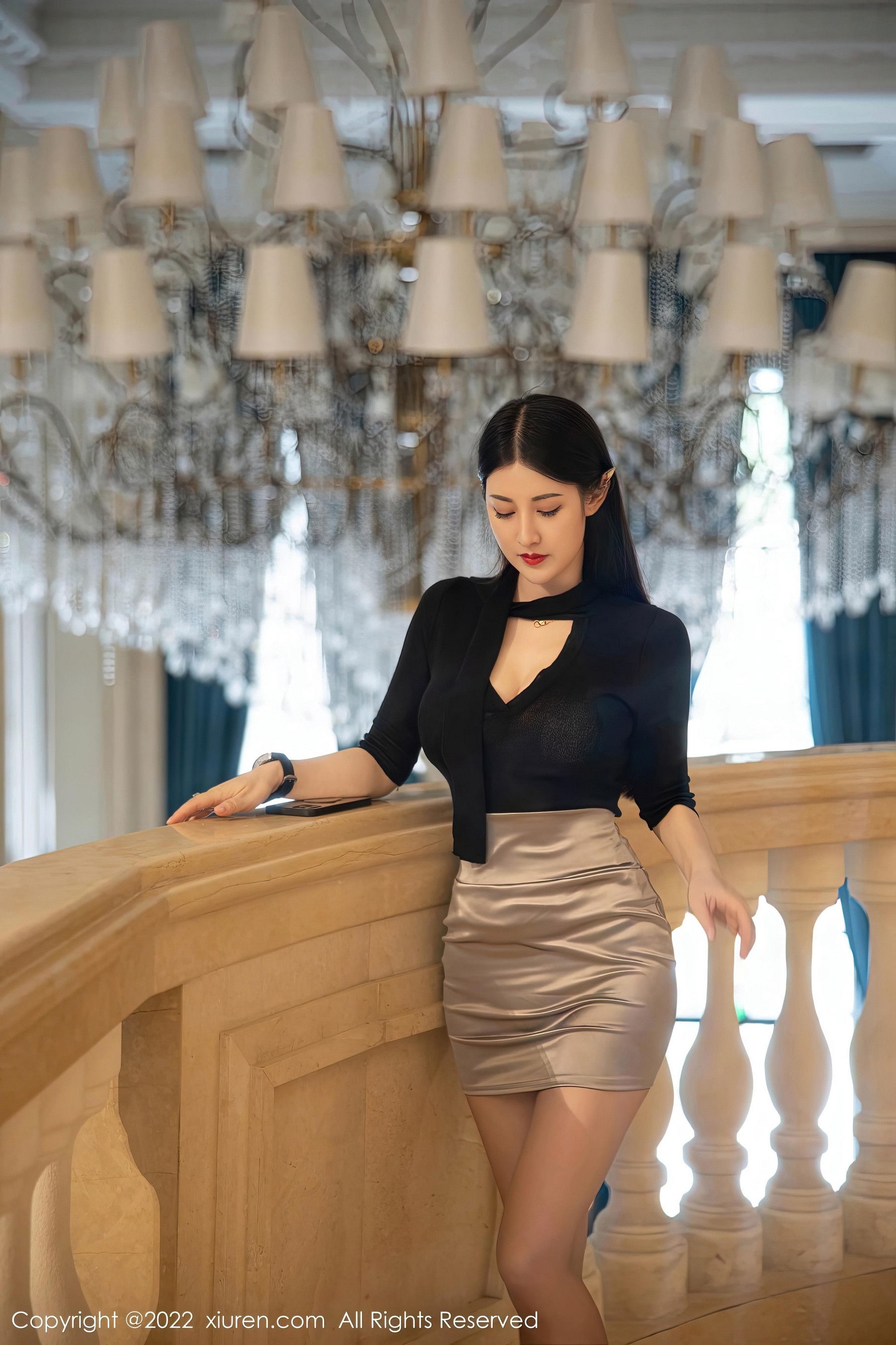 [XiuRen秀人网]2022.11.09 NO.5829 诗诗kiki 银色短裙与蕾丝内衣加肉丝美腿性感私房写真集Xiuren秀人写真高清美女套图写真下载-看套图看套图