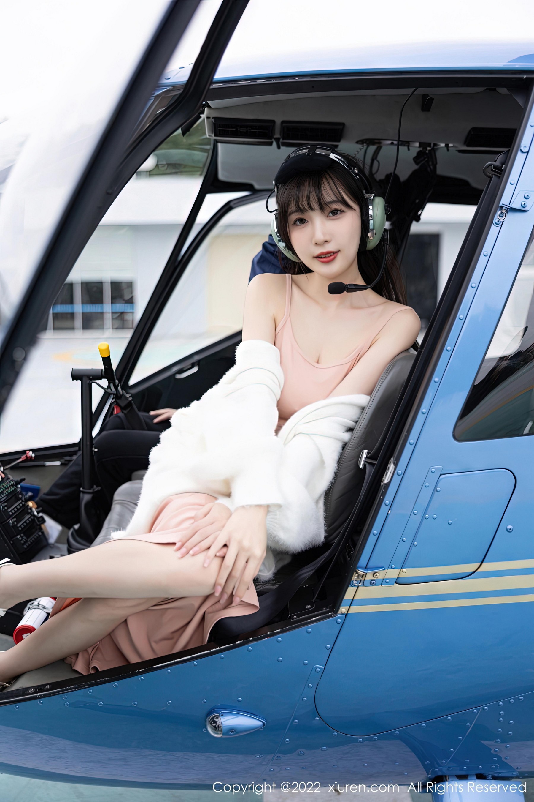 [XiuRen秀人网]2022.12.27 NO.6052 林星阑 粉色吊带连衣裙加肉丝美腿与白色浴袍性感私房写真集Xiuren秀人写真高清美女套图写真下载-看套图看套图