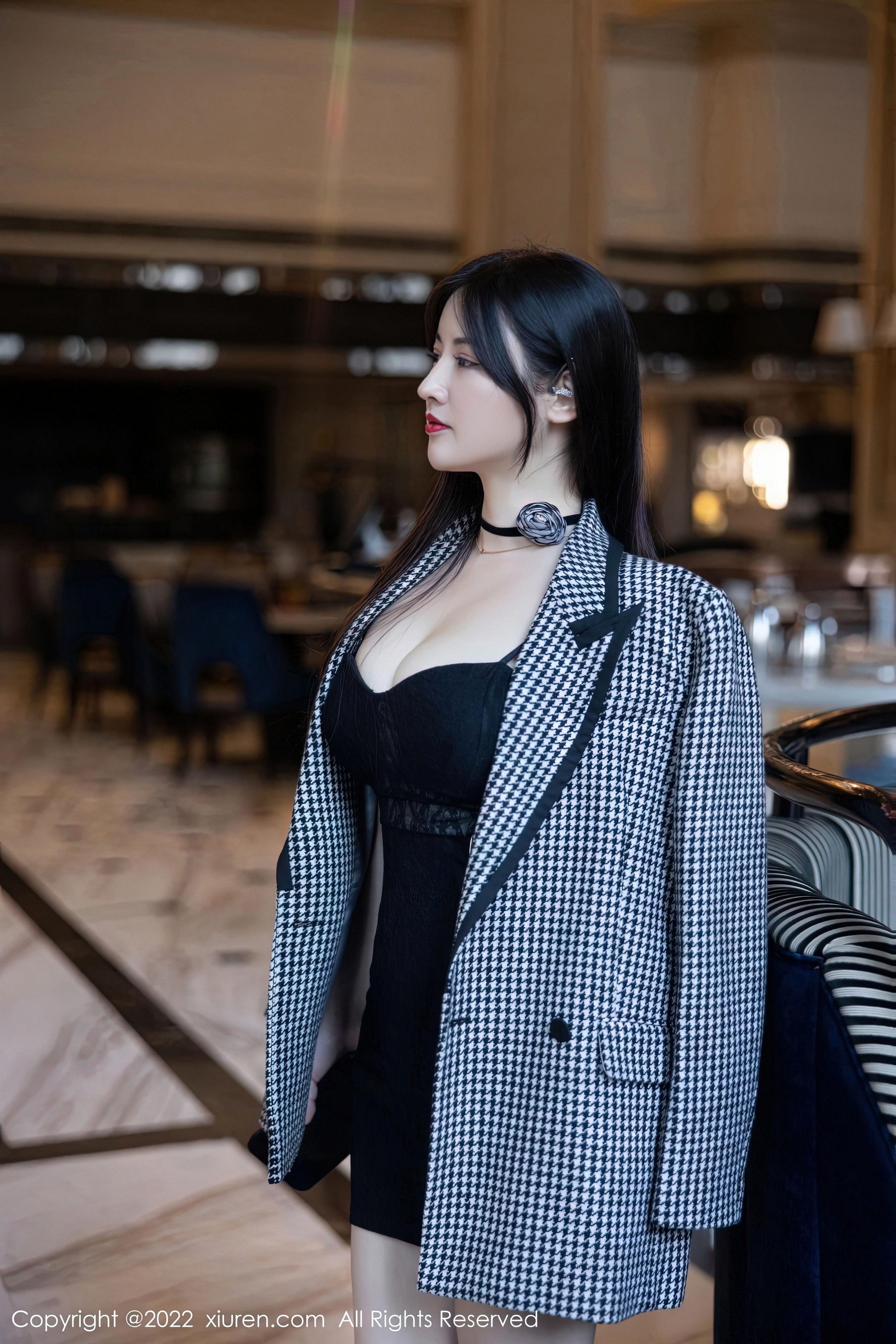 [XiuRen秀人网]2022.12.27 NO.6049 诗诗kiki 黑色吊带透视连衣裙加粉色内衣性感私房写真集Xiuren秀人写真高清美女套图写真下载-看套图看套图