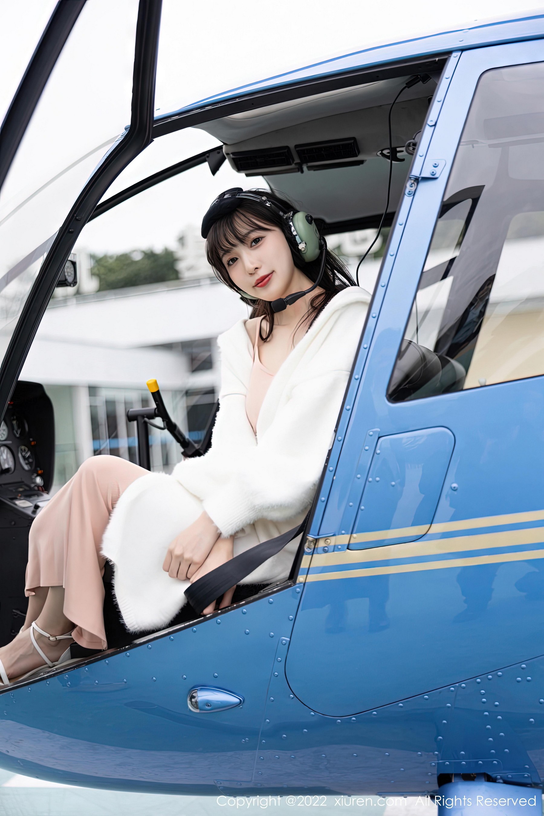 [XiuRen秀人网]2022.12.27 NO.6052 林星阑 粉色吊带连衣裙加肉丝美腿与白色浴袍性感私房写真集Xiuren秀人写真高清美女套图写真下载-看套图看套图