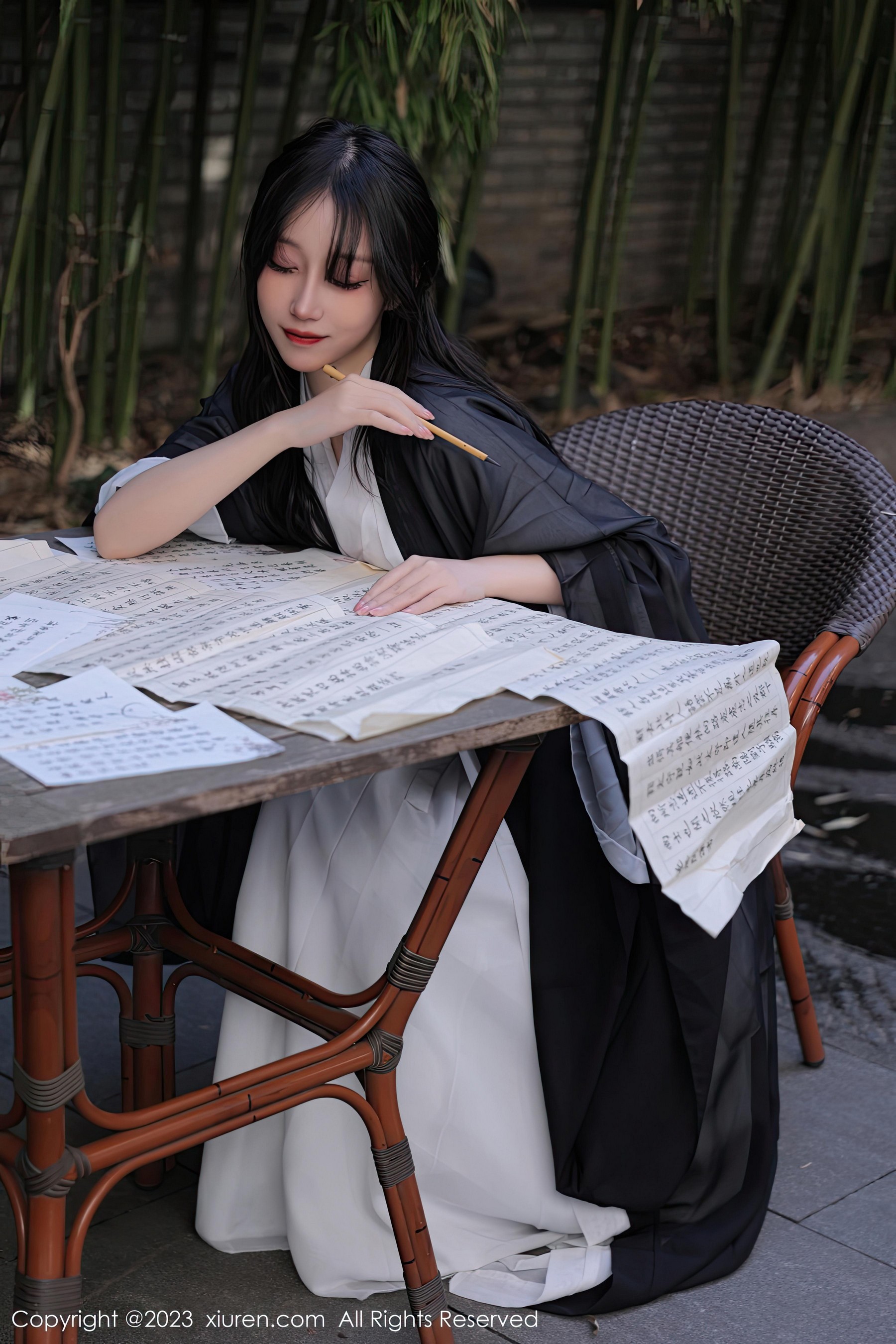 [Xiuren秀人网]2023.01.06 NO.6094 玥儿玥er 白色透视汉服加紫色蕾丝内衣性感私房写真集Xiuren秀人写真高清美女套图写真下载-看套图看套图