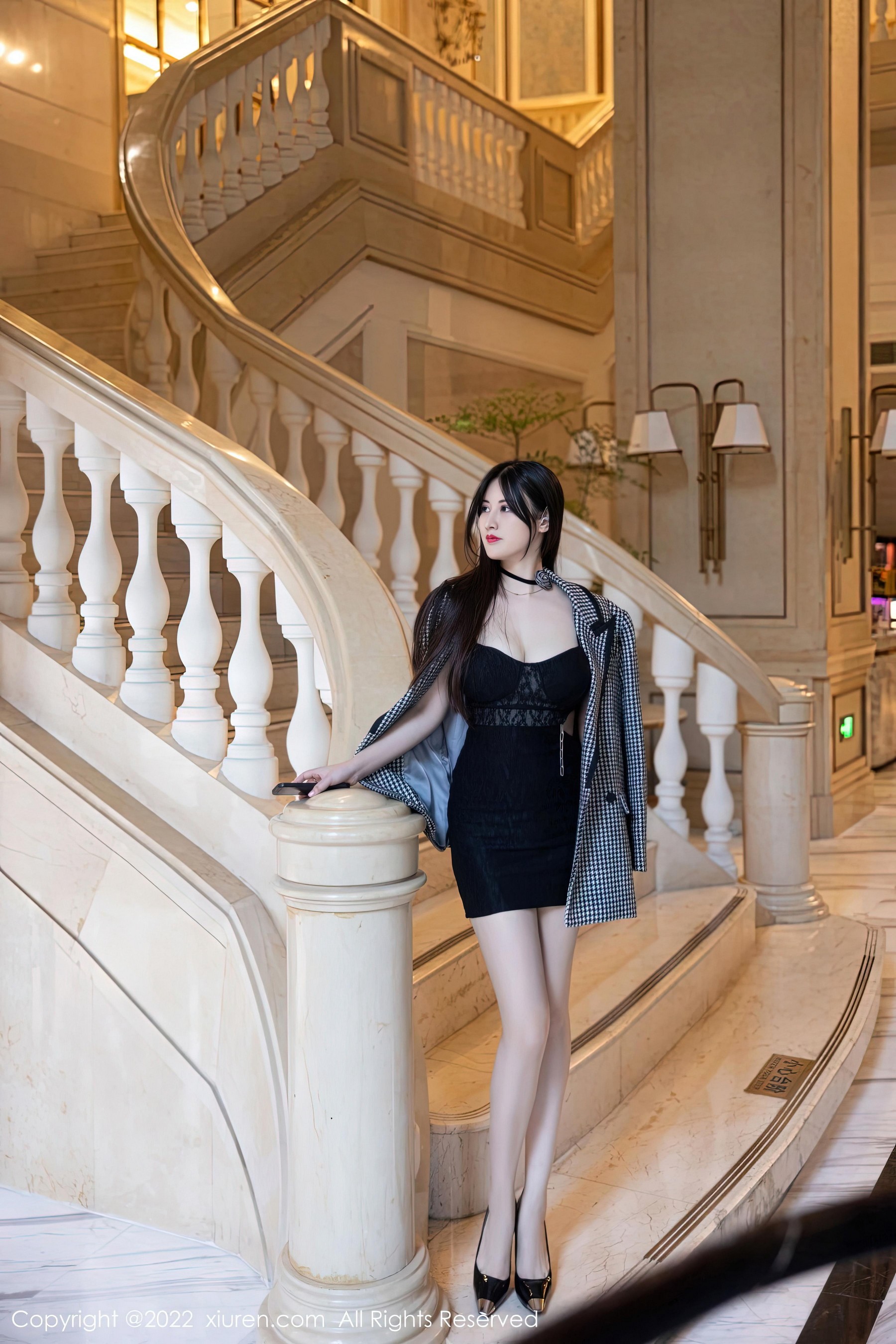 [XiuRen秀人网]2022.12.27 NO.6049 诗诗kiki 黑色吊带透视连衣裙加粉色内衣性感私房写真集Xiuren秀人写真高清美女套图写真下载-看套图看套图