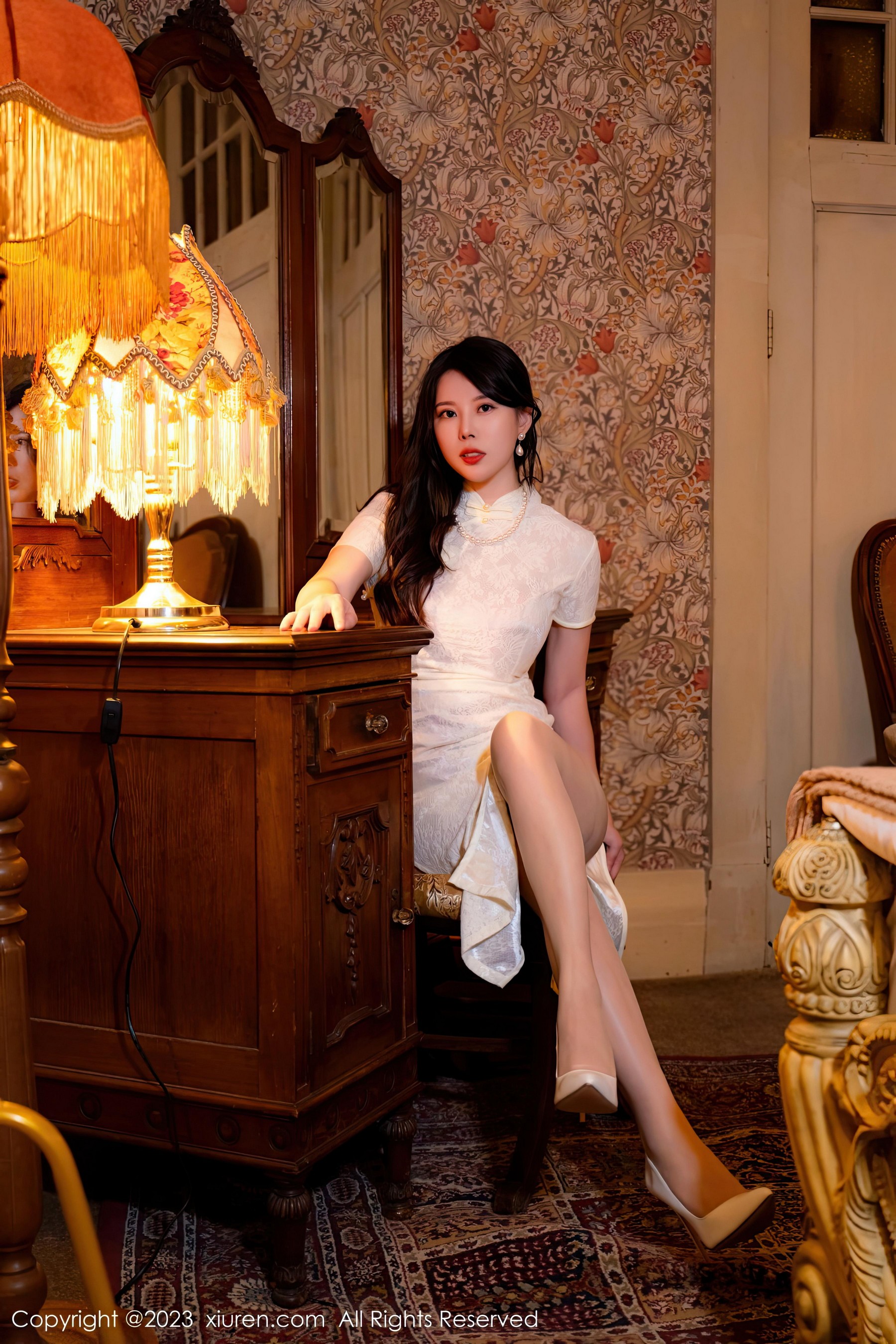 [XiuRen秀人网]2023.01.12 NO.6123 白茹雪 白色收身旗袍与透视情趣内衣加肉丝美腿性感私房写真集Xiuren秀人写真高清美女套图写真下载-看套图看套图