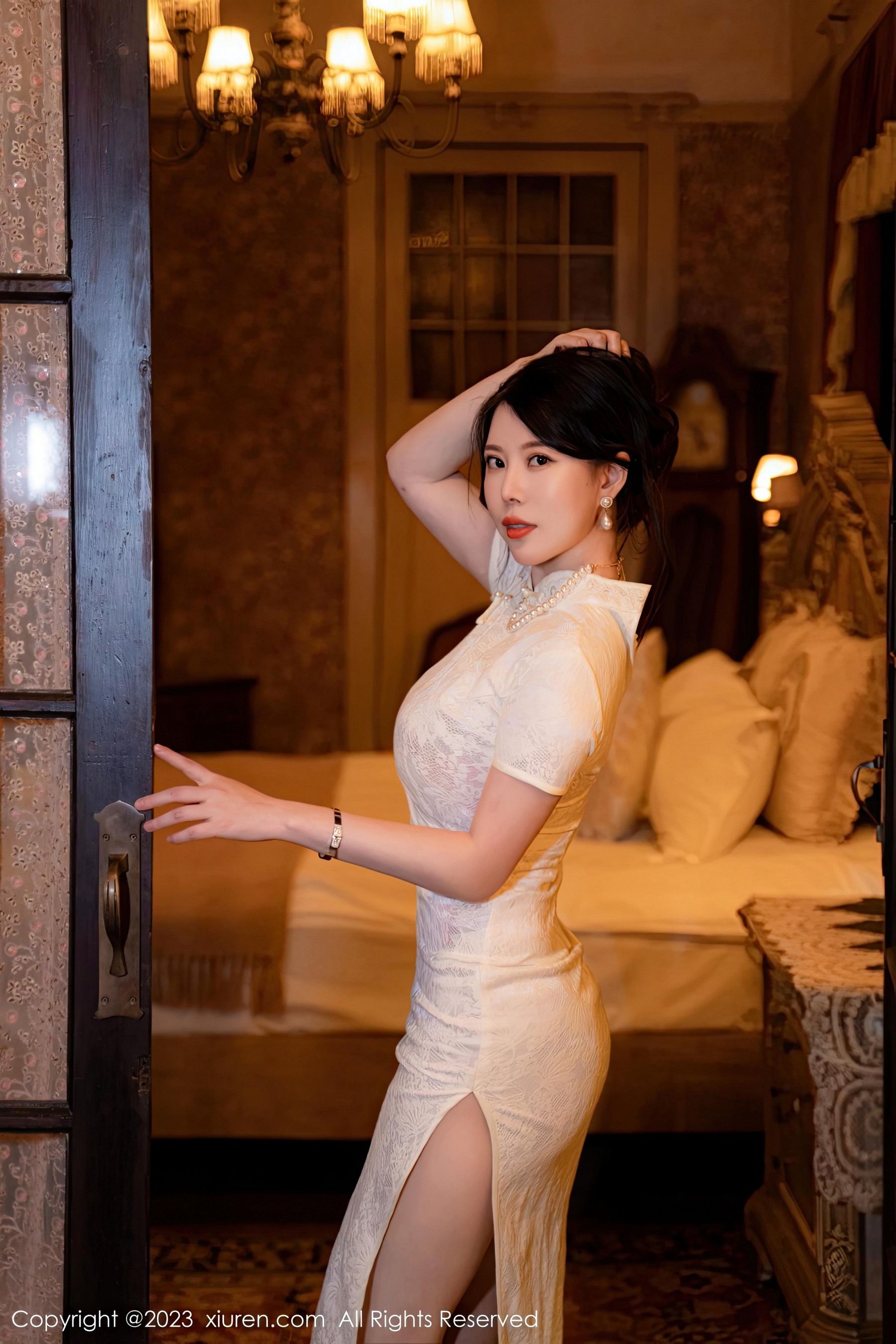 [XiuRen秀人网]2023.01.12 NO.6123 白茹雪 白色收身旗袍与透视情趣内衣加肉丝美腿性感私房写真集Xiuren秀人写真高清美女套图写真下载-看套图看套图