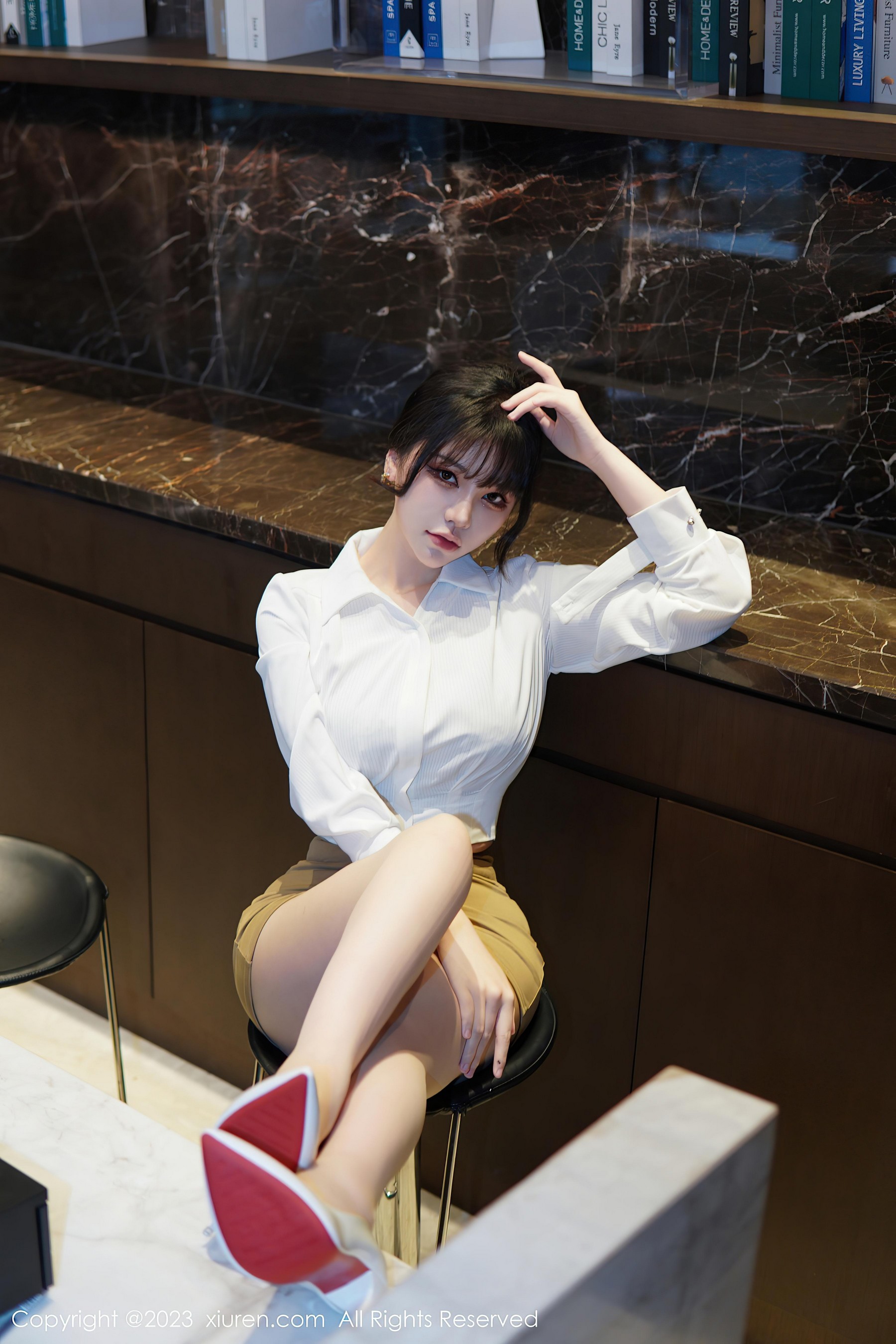 [Xiuren秀人网]2023.01.10 NO.6111 桃桃子 OL制服与黑色蕾丝内衣加肉丝美腿性感私房写真集Xiuren秀人写真高清美女套图写真下载-看套图秀人网论坛Xiuren秀人写真高清美女套图写真下载-看套图免费套图Xiuren秀人写真高清美女套图写真下载-看套图看套图